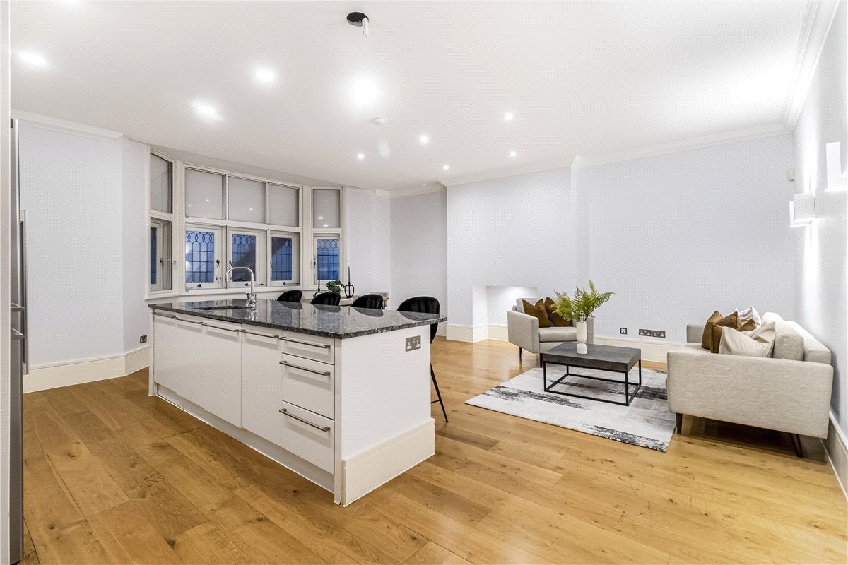 2 bedroom flat, Devonshire Place, Marylebone W1G - Available