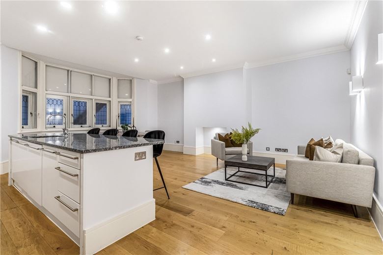 2 bedroom flat, Devonshire Place, Marylebone W1G - Available