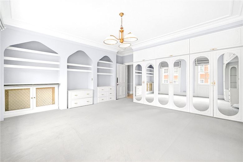 4 bedroom flat, Cumberland Mansions, George Street W1H - Available