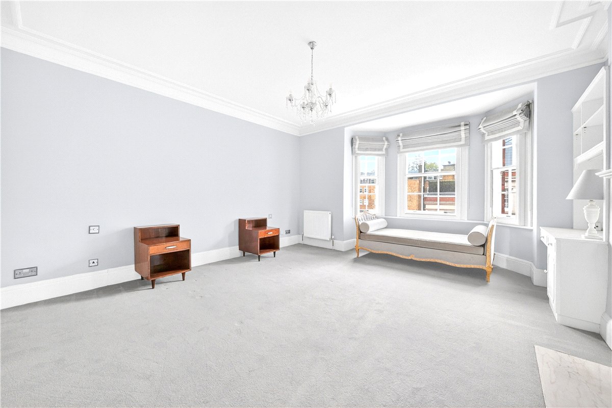 4 bedroom flat, Cumberland Mansions, George Street W1H - Available
