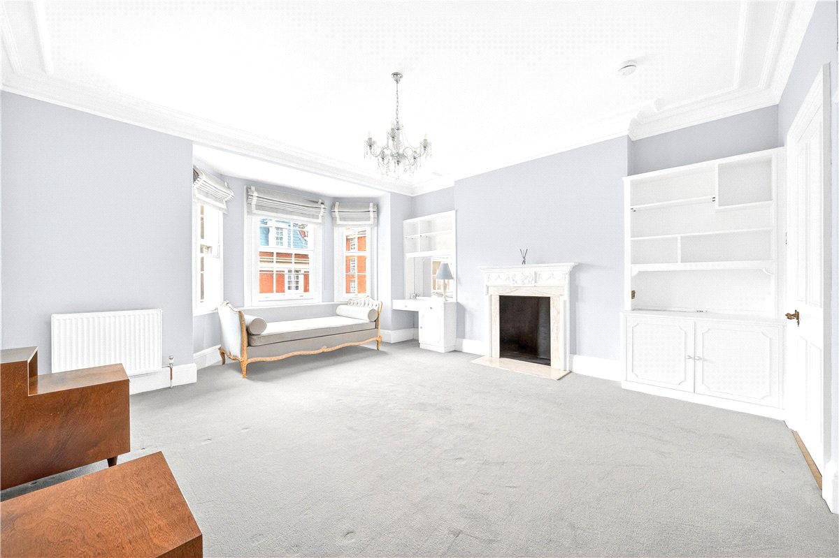 4 bedroom flat, Cumberland Mansions, George Street W1H - Available