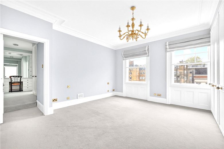 4 bedroom flat, Cumberland Mansions, George Street W1H - Available