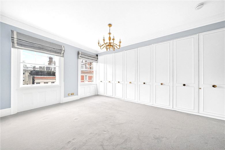 4 bedroom flat, Cumberland Mansions, George Street W1H - Available
