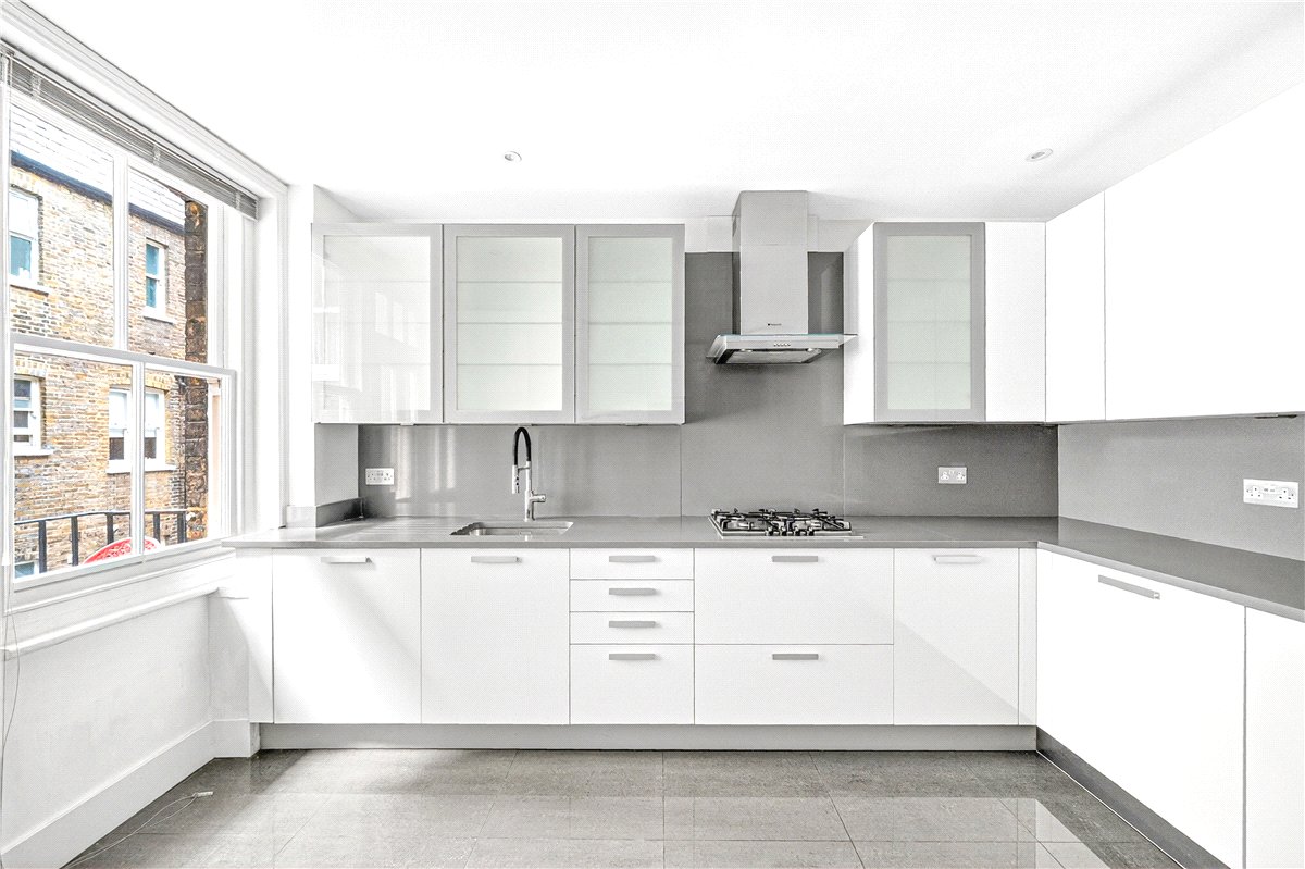 4 bedroom flat, Cumberland Mansions, George Street W1H - Available