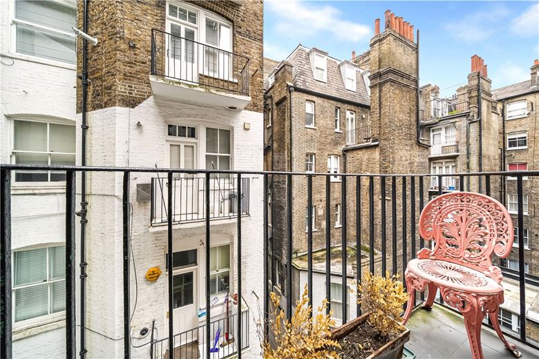 4 bedroom flat, Cumberland Mansions, George Street W1H - Available