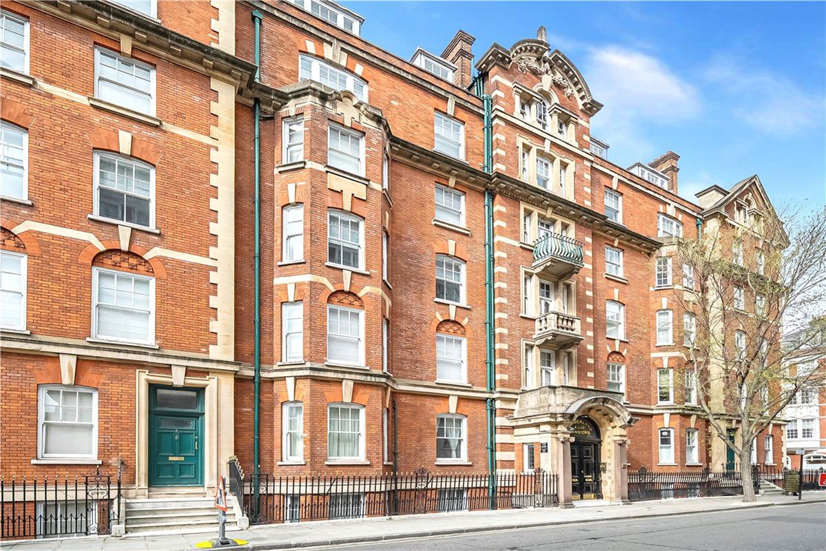 4 bedroom flat, Cumberland Mansions, George Street W1H - Available