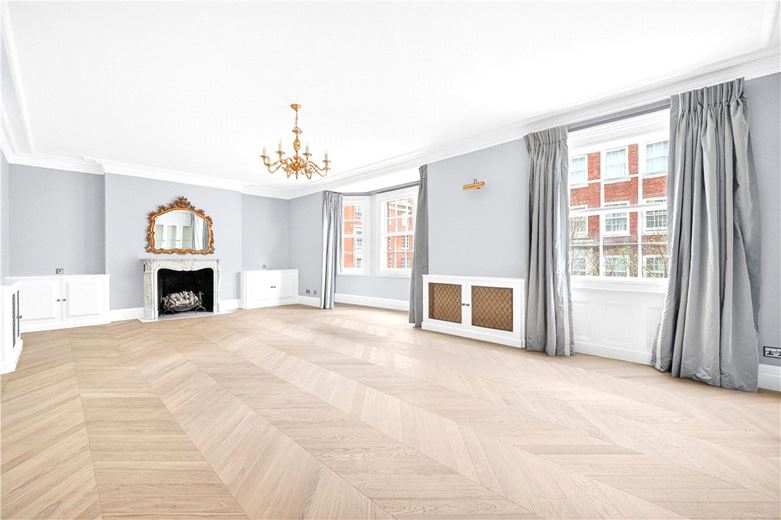 4 bedroom flat, Cumberland Mansions, George Street W1H - Available