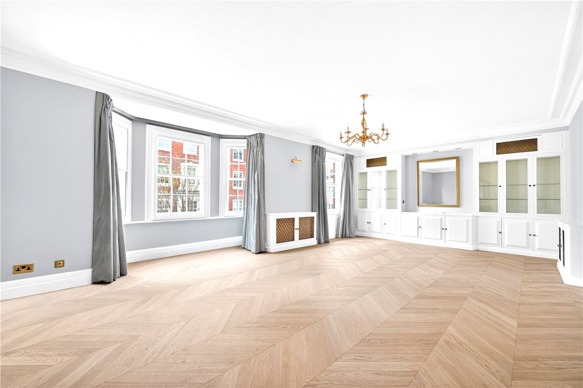 4 bedroom flat, Cumberland Mansions, George Street W1H - Available