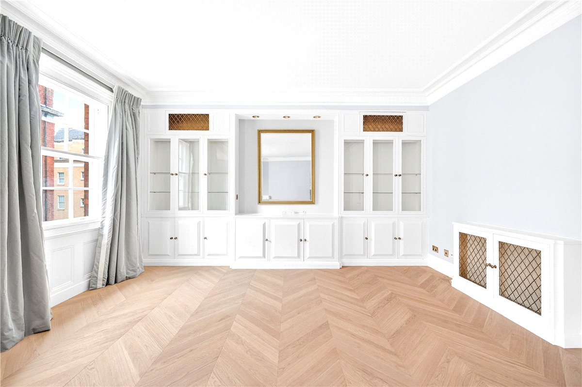 4 bedroom flat, Cumberland Mansions, George Street W1H - Available