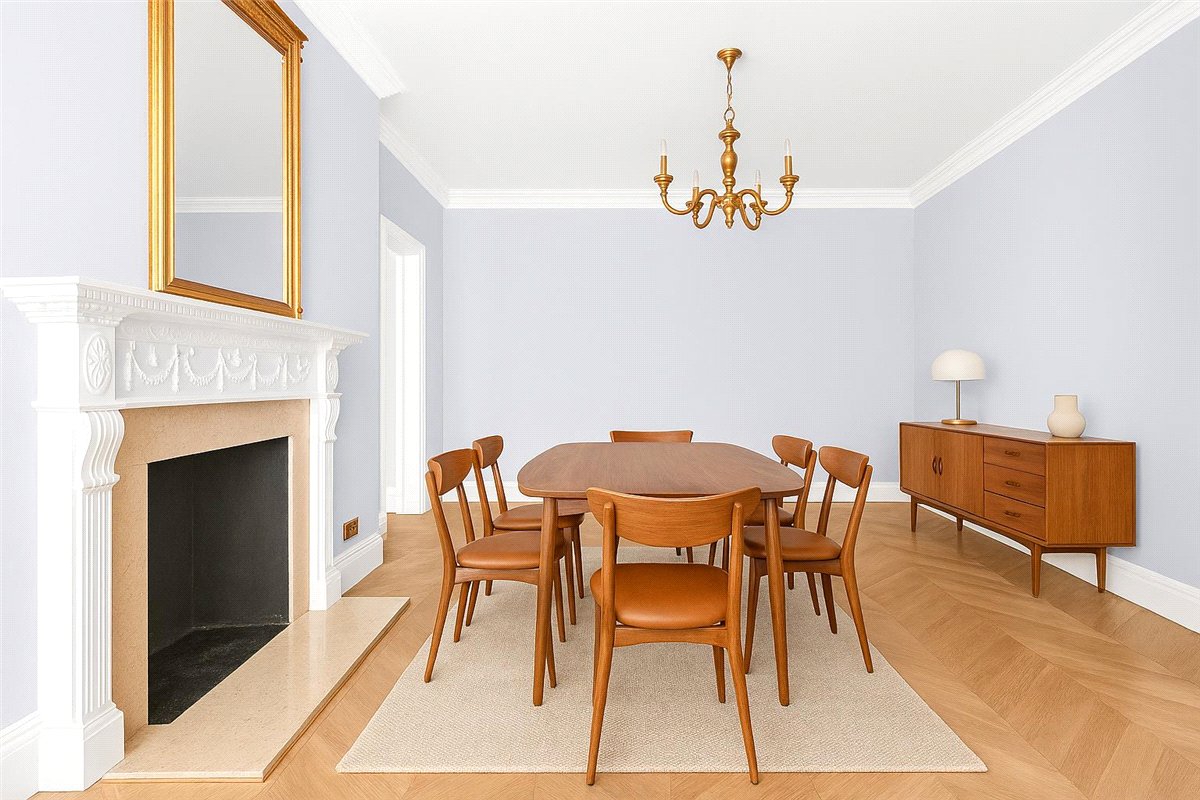 4 bedroom flat, Cumberland Mansions, George Street W1H - Available