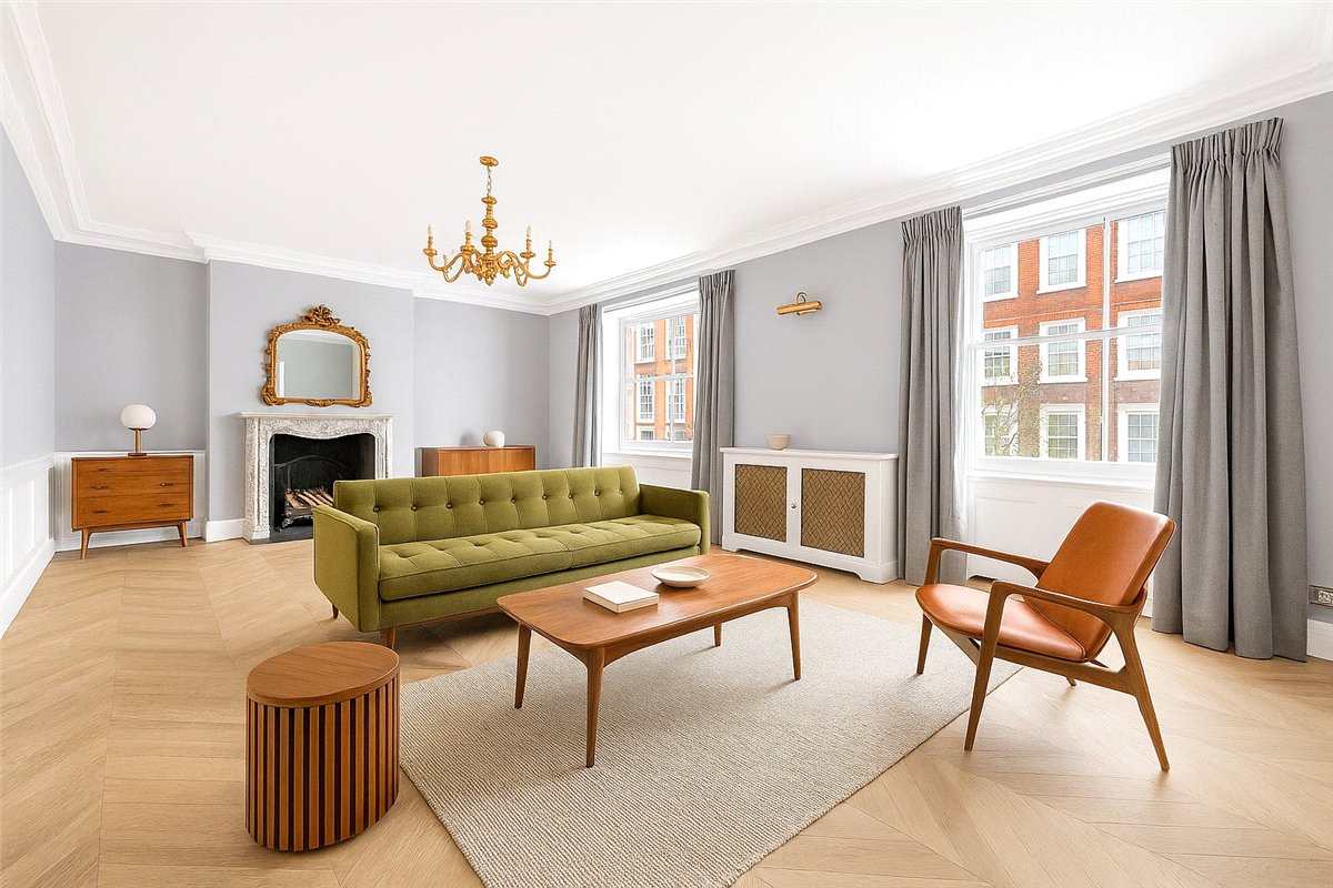 4 bedroom flat, Cumberland Mansions, George Street W1H - Available