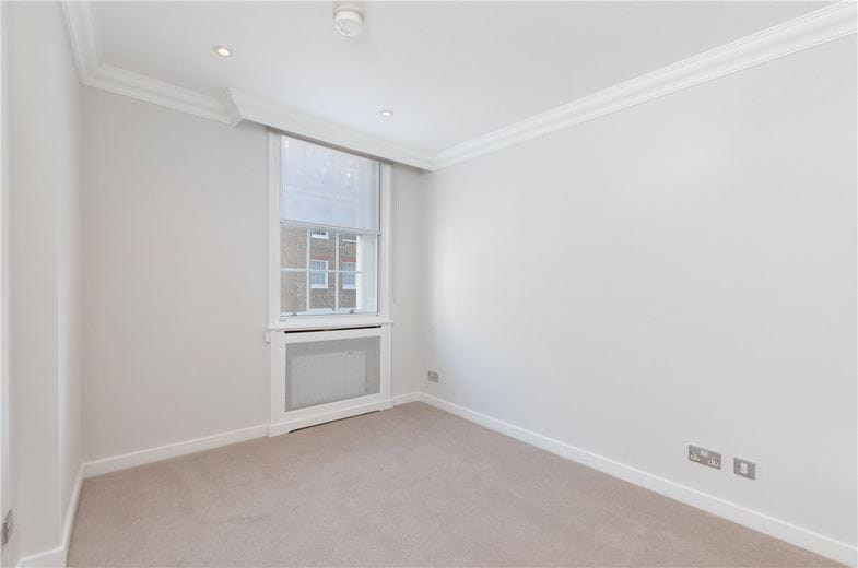 2 bedroom flat, Manchester Street, Marylebone W1U - Available