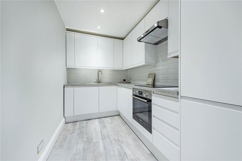 3 bedroom flat, Upper Wimpole Street, Marylebone W1G - Available