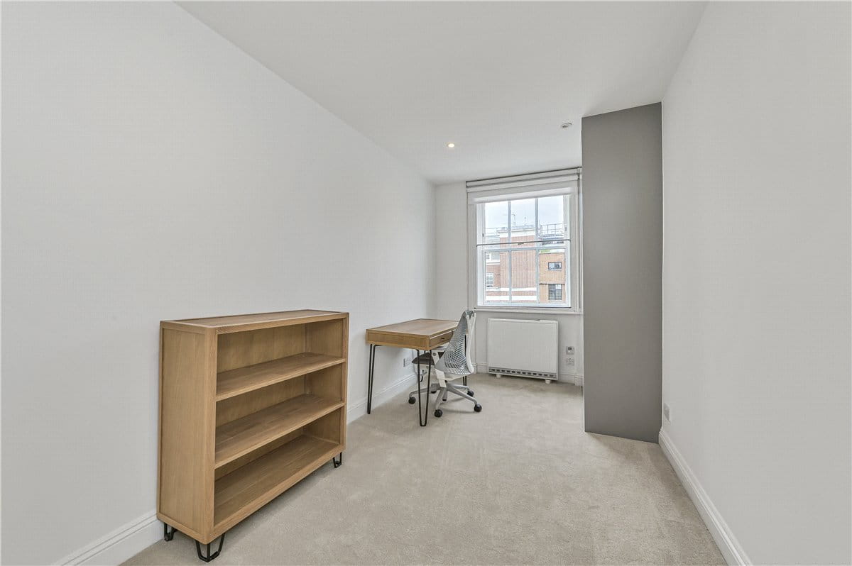 3 bedroom flat, Upper Wimpole Street, Marylebone W1G - Available