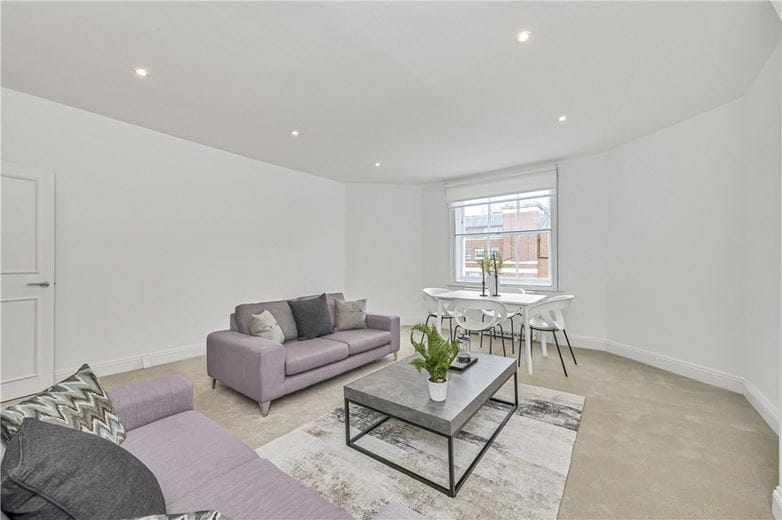 3 bedroom flat, Upper Wimpole Street, Marylebone W1G - Available