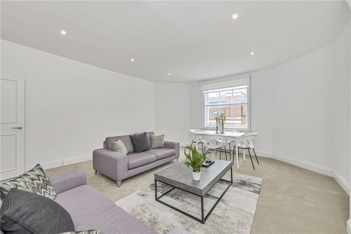 3 bedroom flat, Upper Wimpole Street, Marylebone W1G - Available