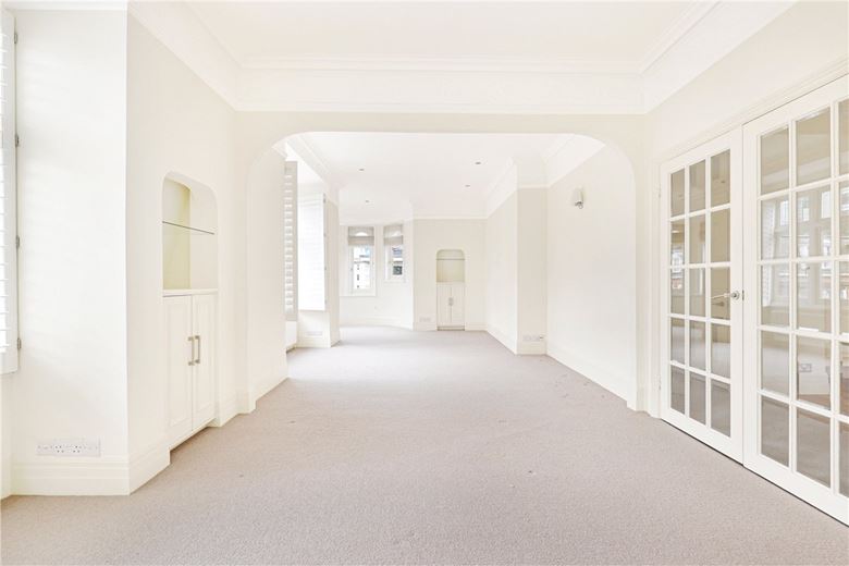 3 bedroom flat, New Cavendish Street, Marylebone W1W - Available