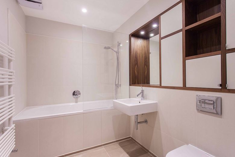 2 bedroom flat, Upper Berkeley Street, Marylebone W1H - Available