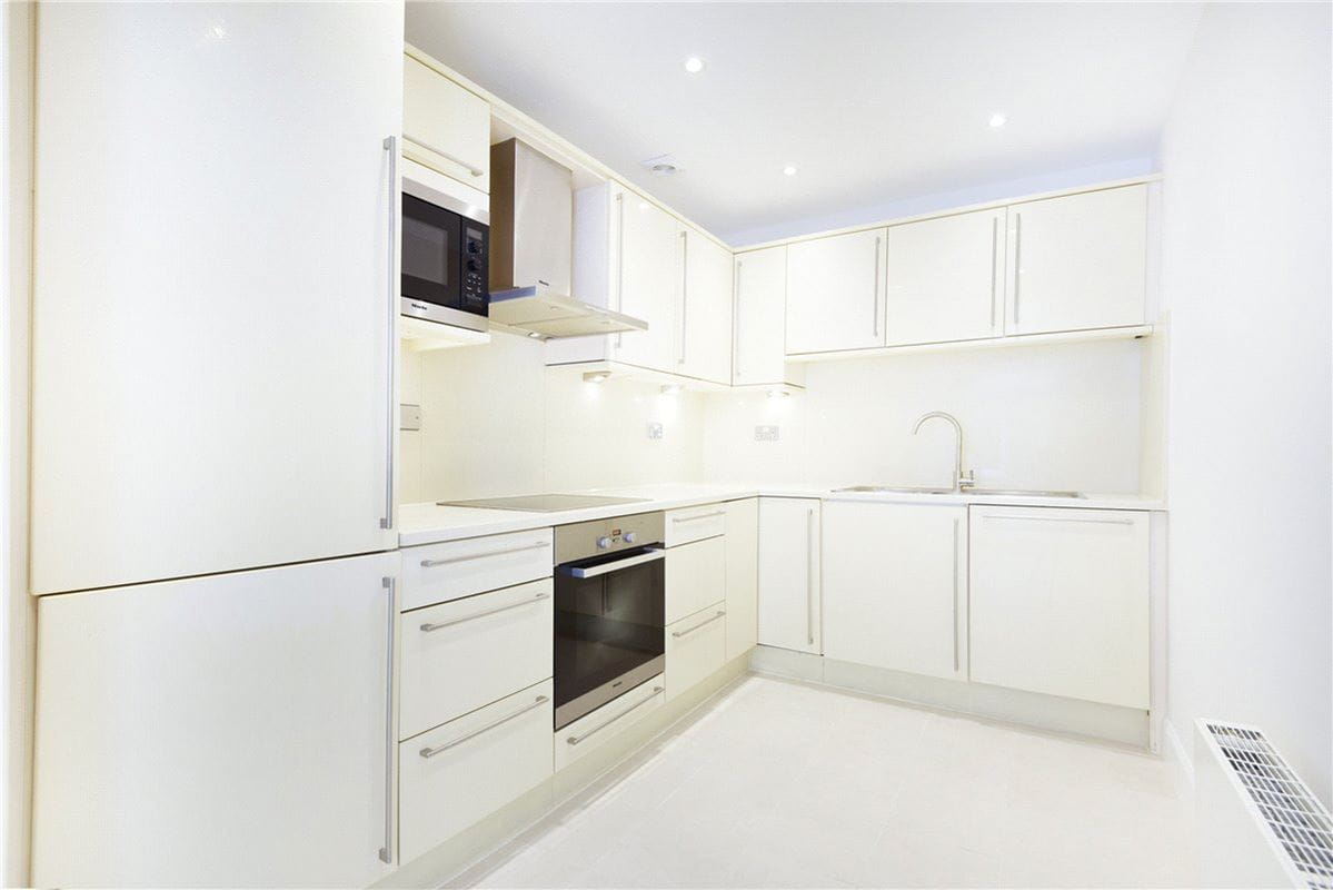 3 bedroom flat, Seymour Place, London W1H - Available