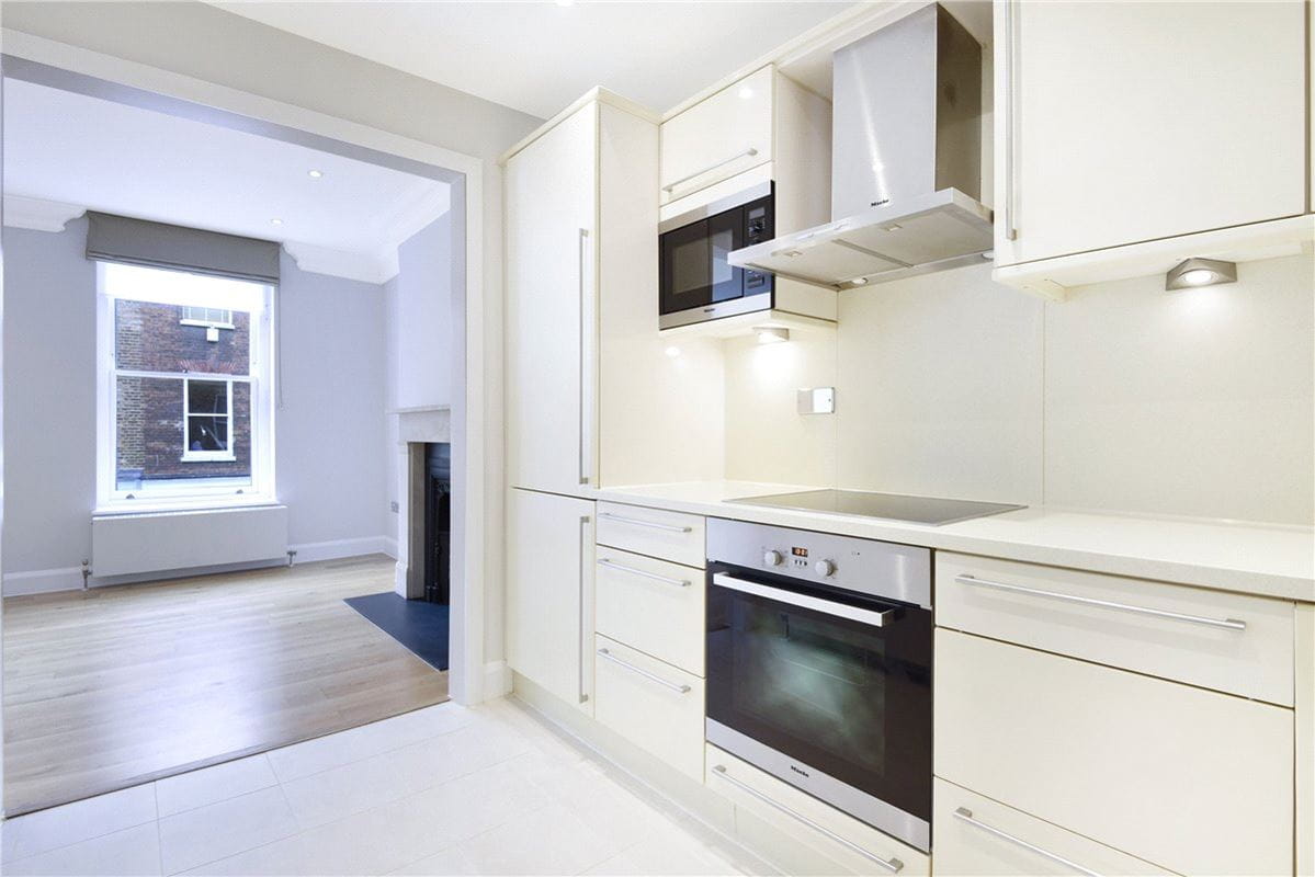 3 bedroom flat, Seymour Place, London W1H - Available