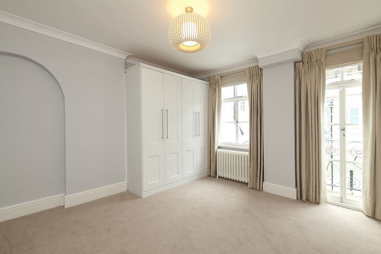 2 bedroom house, Gloucester Place Mews, Marylebone W1U - Available