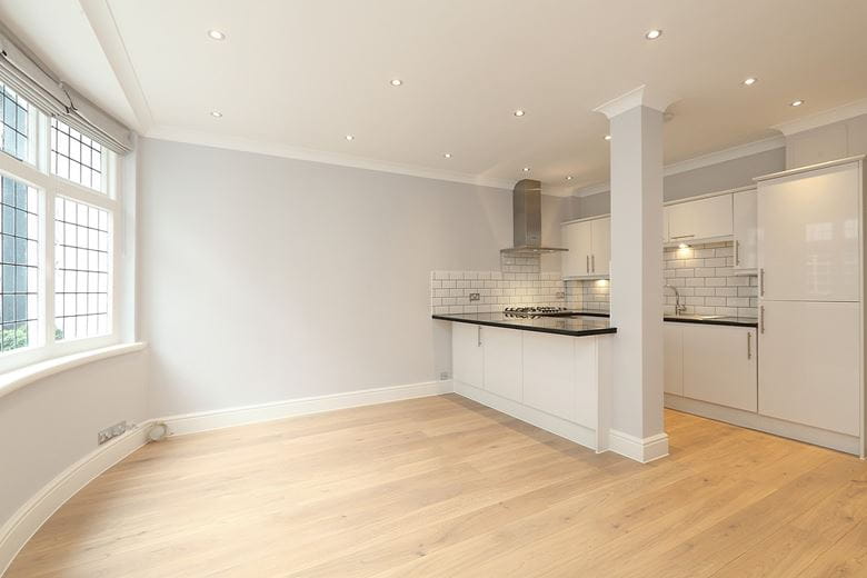 2 bedroom house, Gloucester Place Mews, Marylebone W1U - Available