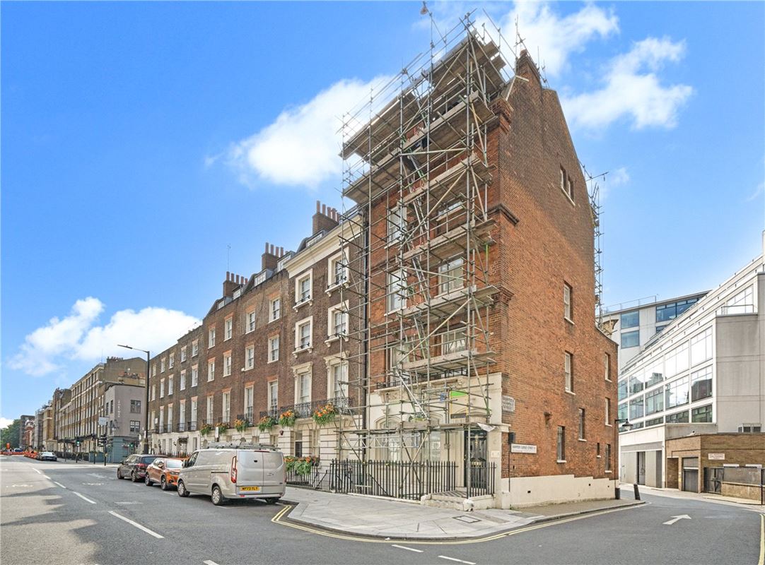  bedroom flat, Upper Berkeley Street, Marylebone W1H - Available