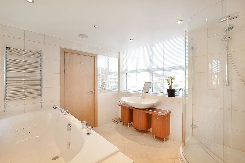 2 bedroom flat, James Street, Marylebone W1U - Let Agreed