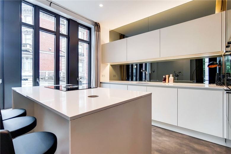 2 bedroom flat, Wigmore Street, Marylebone W1U - Let Agreed