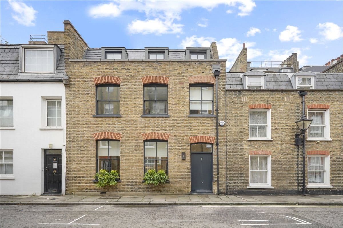 3 bedroom house, Bingham Place, London W1U - Available