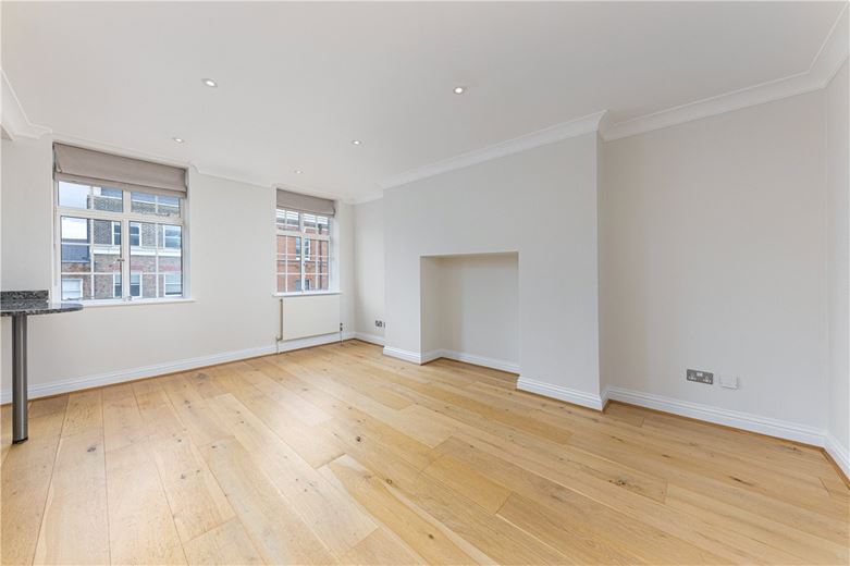 3 bedroom flat, Upper Berkeley Street, Marylebone W1H - Available