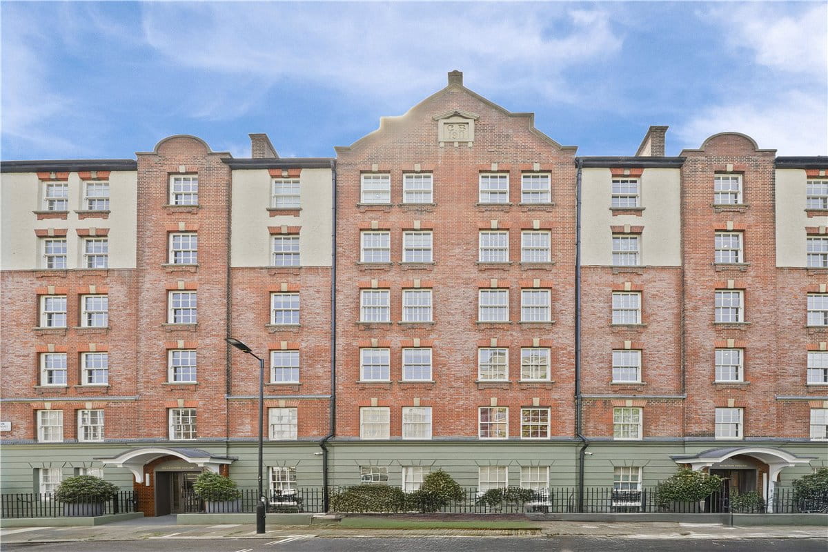3 bedroom flat, Taunton Place, London NW1 - Available