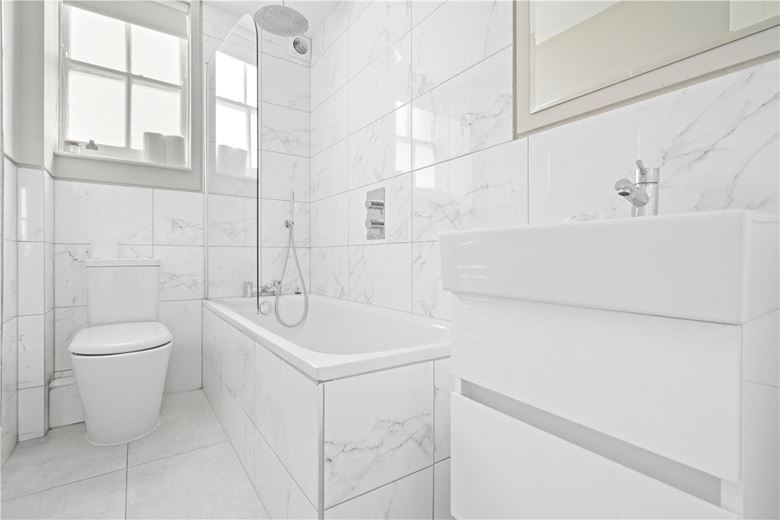 3 bedroom flat, Taunton Place, London NW1 - Available