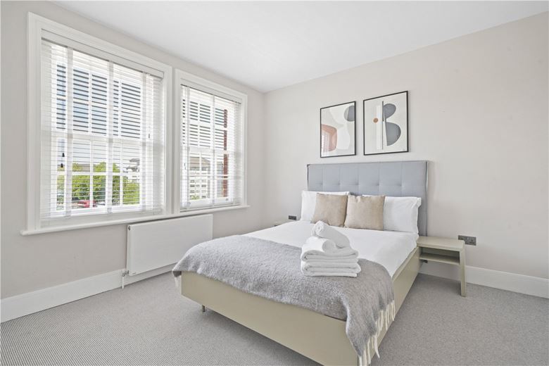 3 bedroom flat, Taunton Place, London NW1 - Available