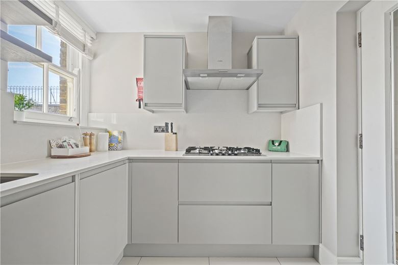 3 bedroom flat, Taunton Place, London NW1 - Available