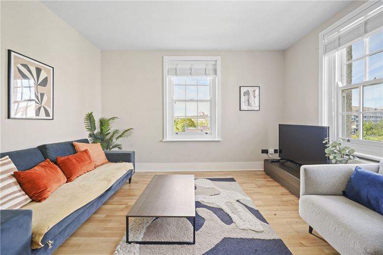 3 bedroom flat, Taunton Place, London NW1 - Available