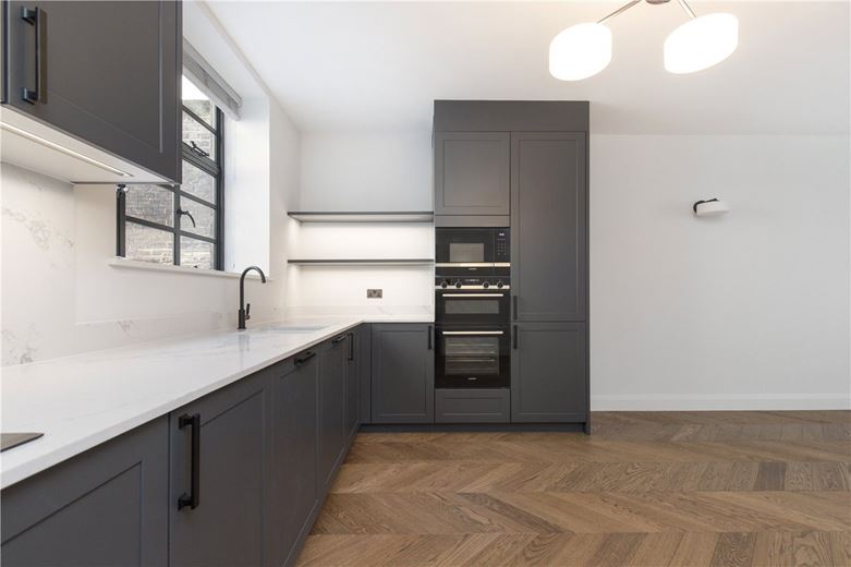 2 bedroom flat, Gloucester Place Mews, Marylebone W1U - Let Agreed