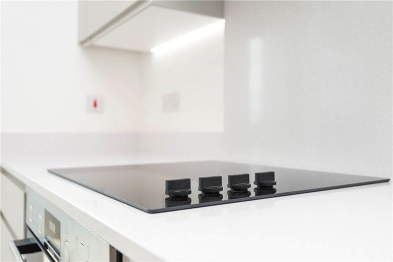 3 bedroom flat, Heartwell Avenue, London E16