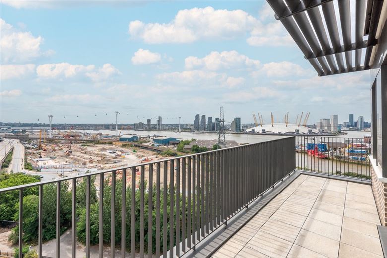 2 bedroom flat, Heartwell Avenue, London E16