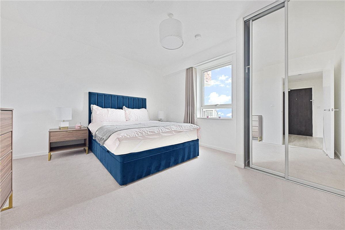 2 bedroom flat, Heartwell Avenue, London E16