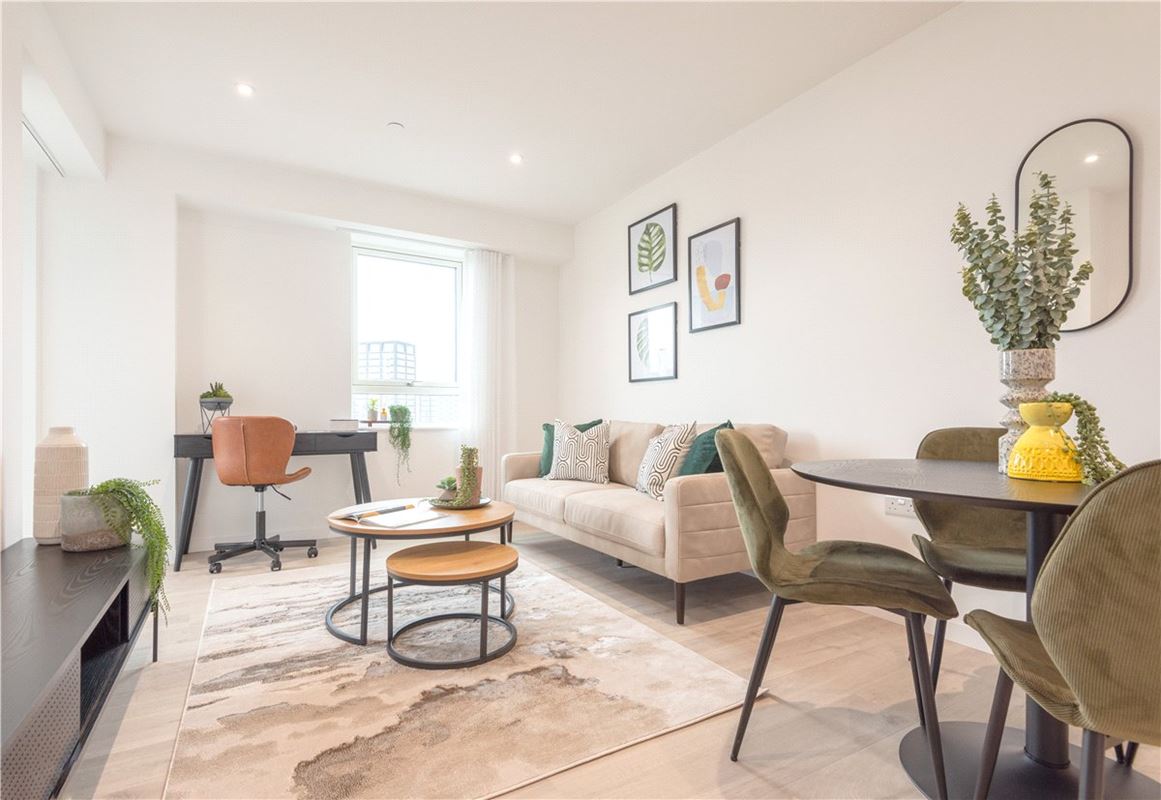 2 bedroom flat, Heartwell Avenue, London E16 - Let Agreed