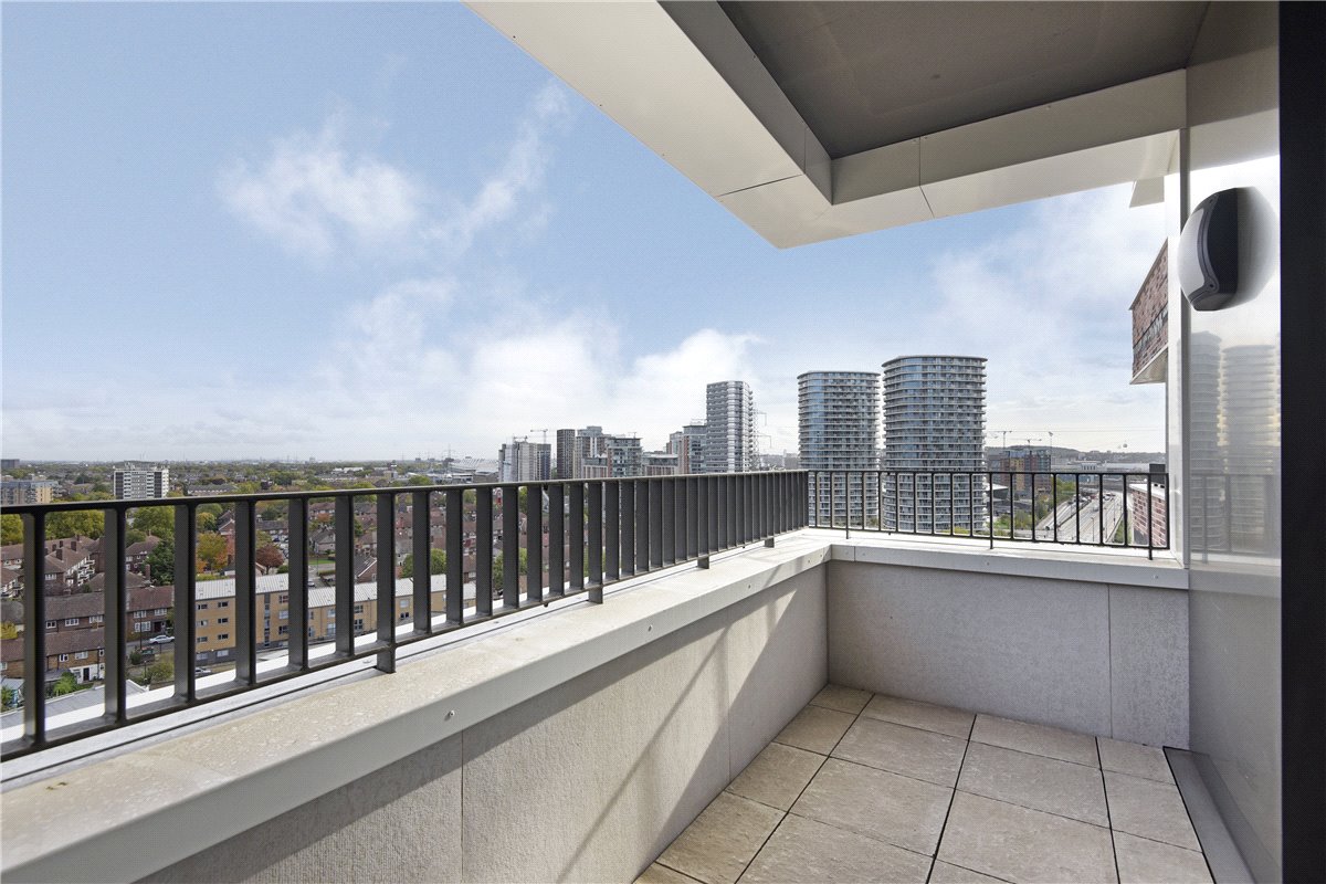1 bedroom flat, Heartwell Avenue, London E16