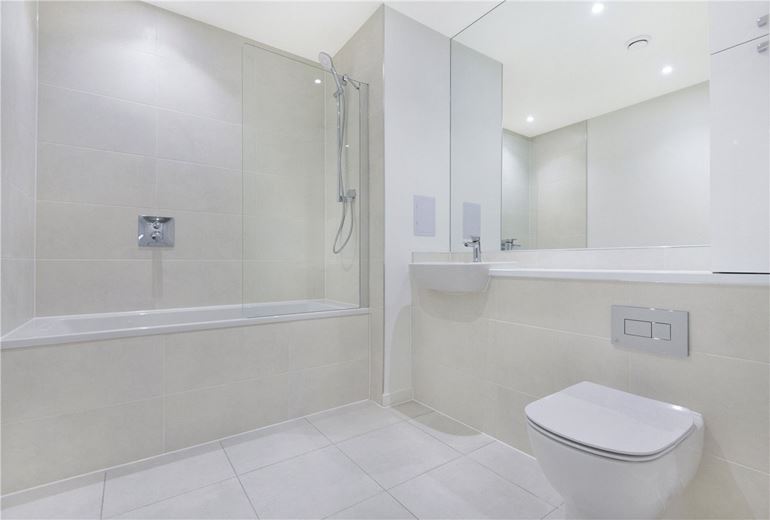 1 bedroom flat, Heartwell Avenue, London E16
