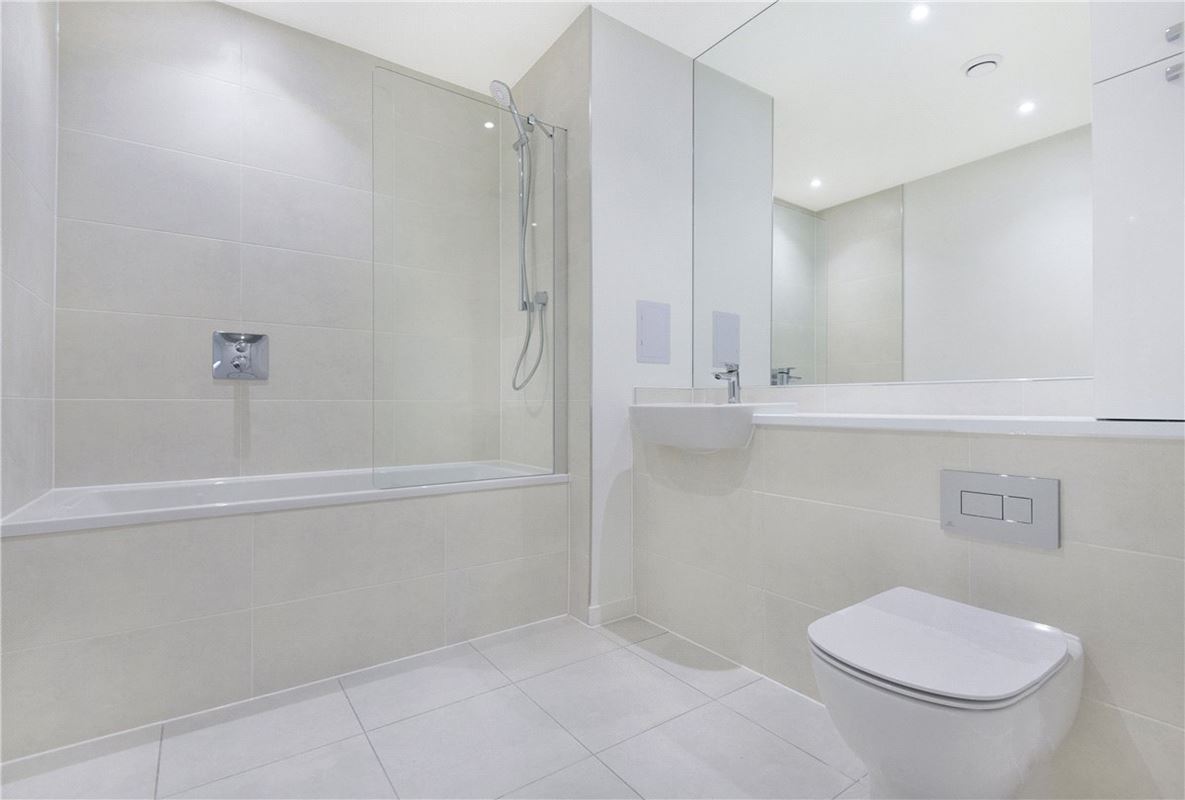 1 bedroom flat, Heartwell Avenue, London E16
