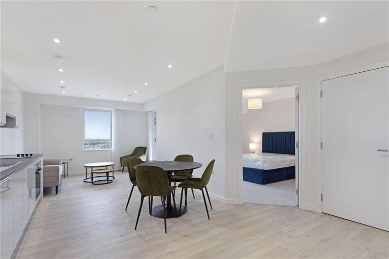 1 bedroom flat, Heartwell Avenue, London E16