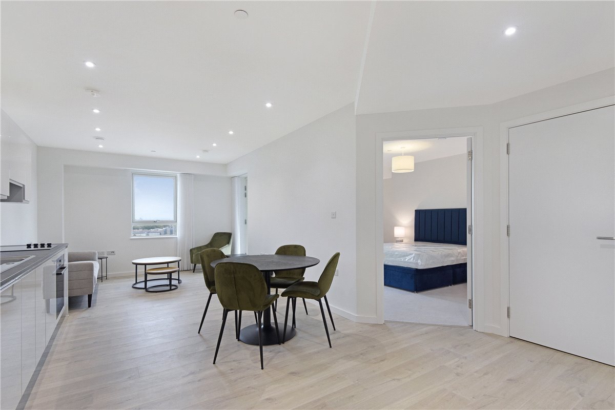 1 bedroom flat, Heartwell Avenue, London E16