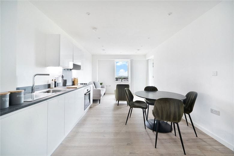 1 bedroom flat, Heartwell Avenue, London E16