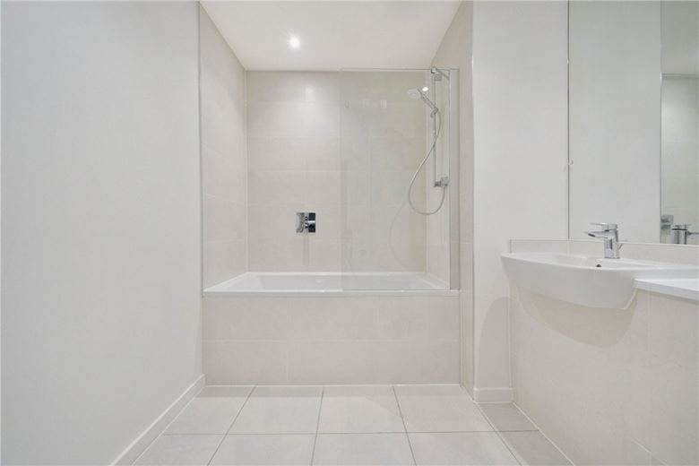 1 bedroom flat, Heartwell Avenue, London E16