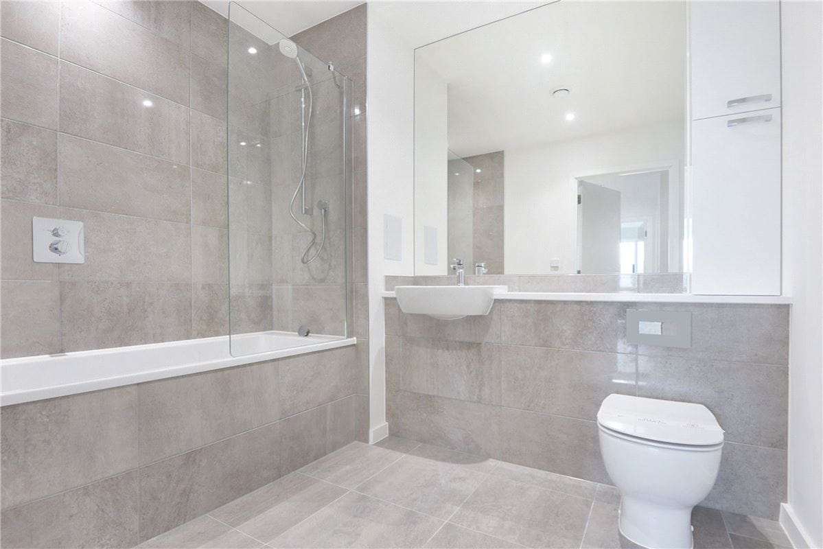 2 bedroom flat, Heartwell Avenue, London E16