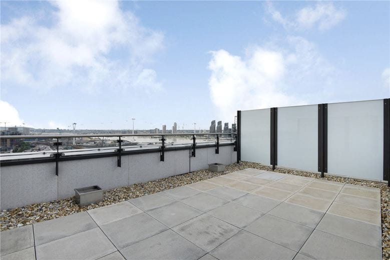 2 bedroom flat, Heartwell Avenue, London E16